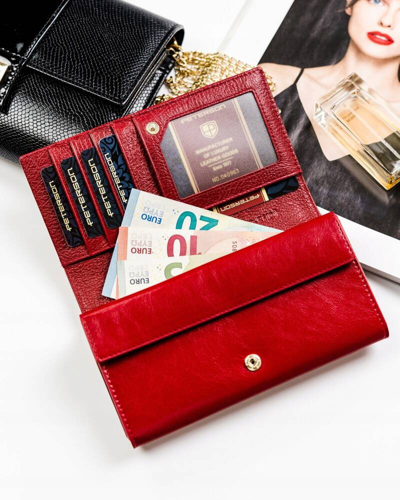 Czerwony skórzany portfel damski z klapką - Peterson - obrazek 3