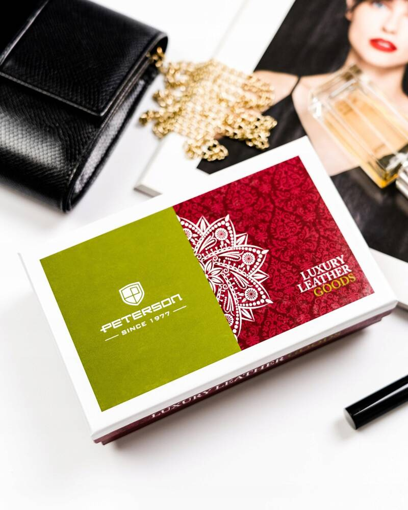 Czerwony skórzany portfel damski z klapką - Peterson - obrazek 10