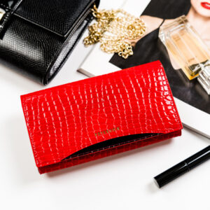 Lakierowany portfel z elegancki wzorem croco - Peterson