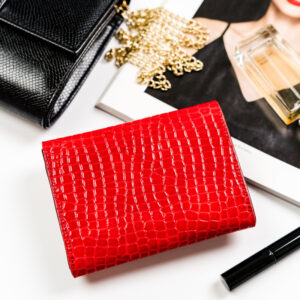 Stylowy portfel damski z lakierowanej skóry naturalnej RFID - Peterson