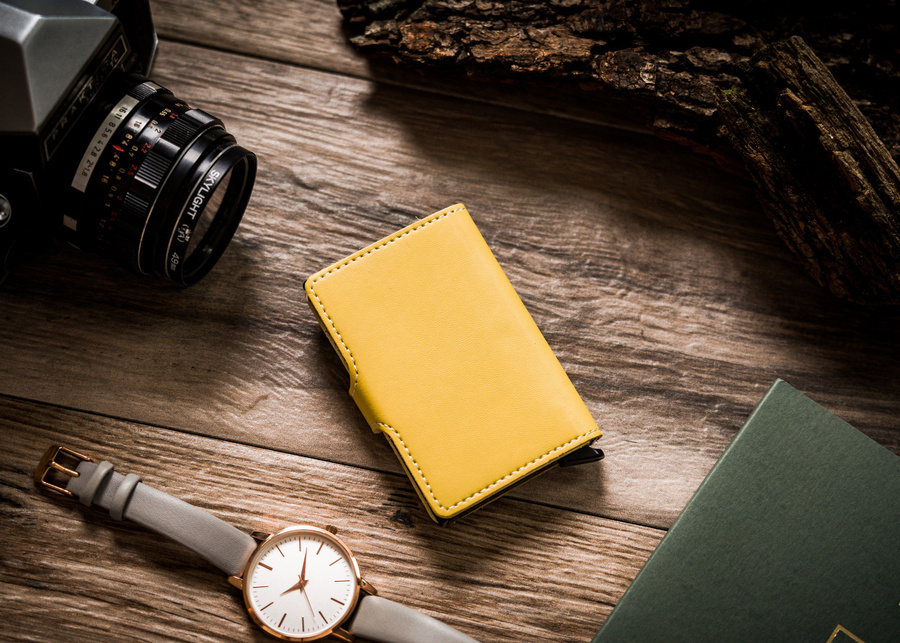 Skórzane etui z podajnikiem na karty i wizytówki - Peterson - obrazek 5