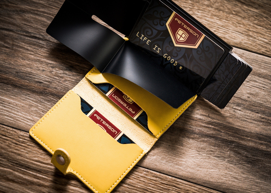 Skórzane etui z podajnikiem na karty i wizytówki - Peterson - obrazek 7