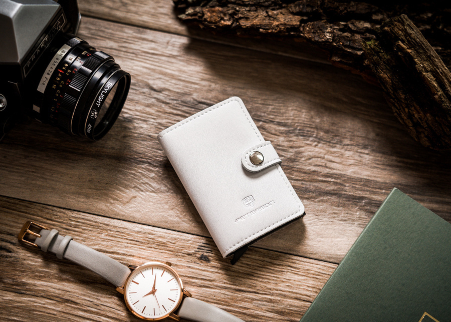 Skórzane etui z podajnikiem na karty i wizytówki - Peterson - obrazek 2