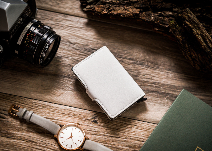 Skórzane etui z podajnikiem na karty i wizytówki - Peterson - obrazek 4